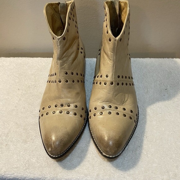 Diba True Good Sign Size 9.5 Luggage Leather Bootie Ankle Studded Tan/Beige - Picture 3 of 7